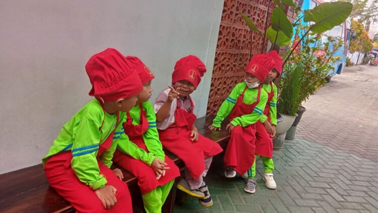 apa itu montessori