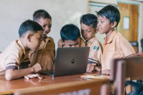 Perkembangan Teknologi bagi Anak