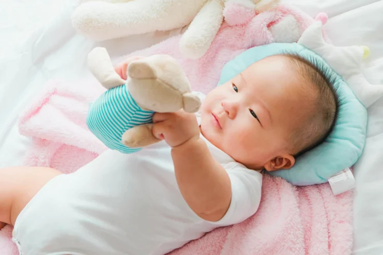 anak usia 4 bulan